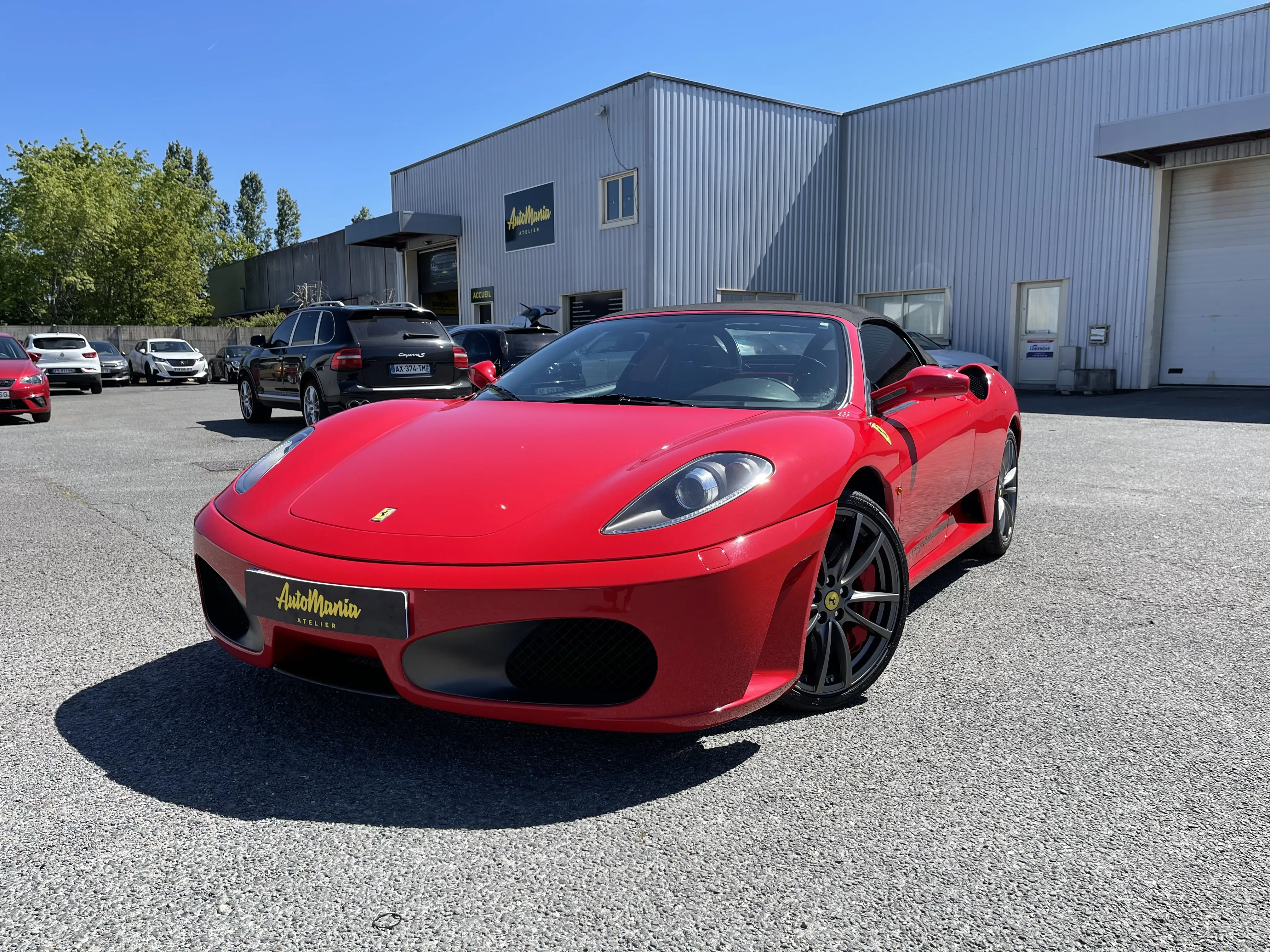 Ferrari F430 rouge après lustrage et polissage complet chez AutoMania Atelier à Eysines